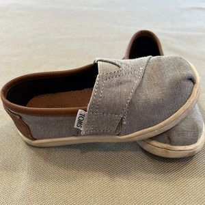 TOMS Alpargata T7 shoes- easy on and off